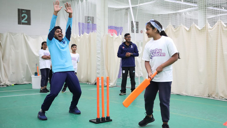 সাকিবরা খেললেন শিশুদের সঙ্গে