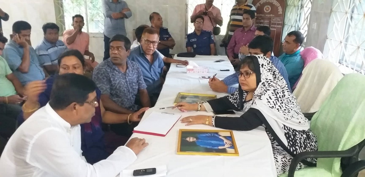 ফেরিতে স্কুলছাত্রের মৃত্যু: পরিবারের সাথে নৌমন্ত্রণালয়ের তদন্ত কমিটির সাক্ষাত