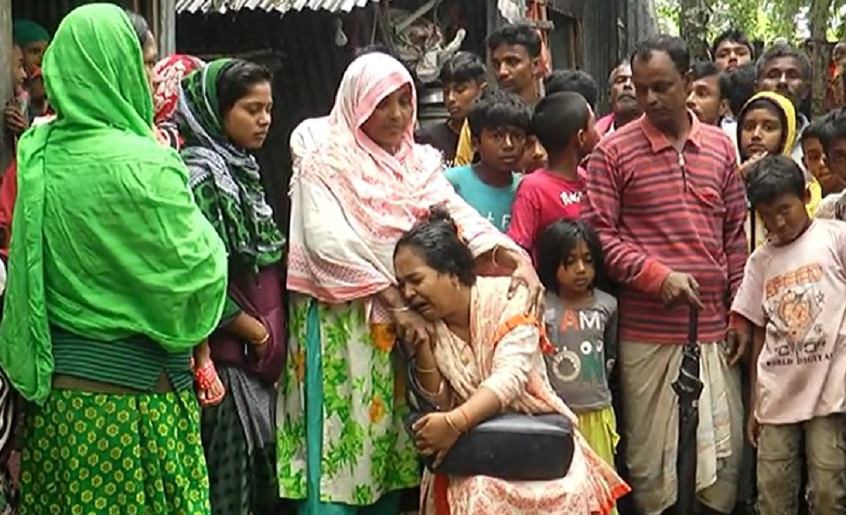 ঘূর্ণিঝড়ে ঘর চাপায় নারী নিহত