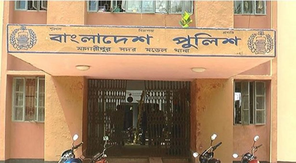 মাদারীপুরে সড়ক দুর্ঘটনায় নিহত এক