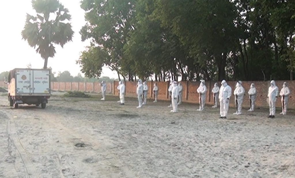 করোনায় মৃত পুলিশ সদস্য আশিককে রাষ্ট্রীয় মর্যাদায় দাফন