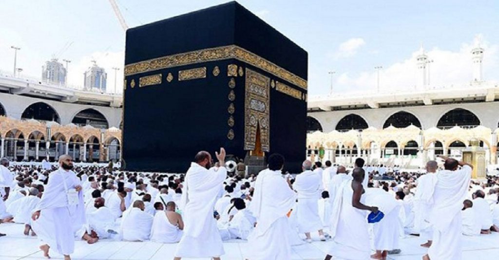 করোনার ঝুঁকি এড়াতে হজযাত্রা বাতিল করলো মালয়েশিয়া