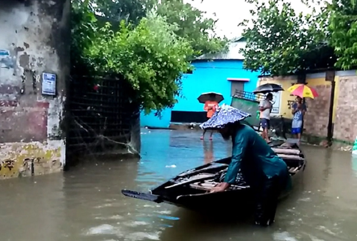 সুনামগঞ্জে সুরমা নদীর পানি বিপৎসীমার উপরে