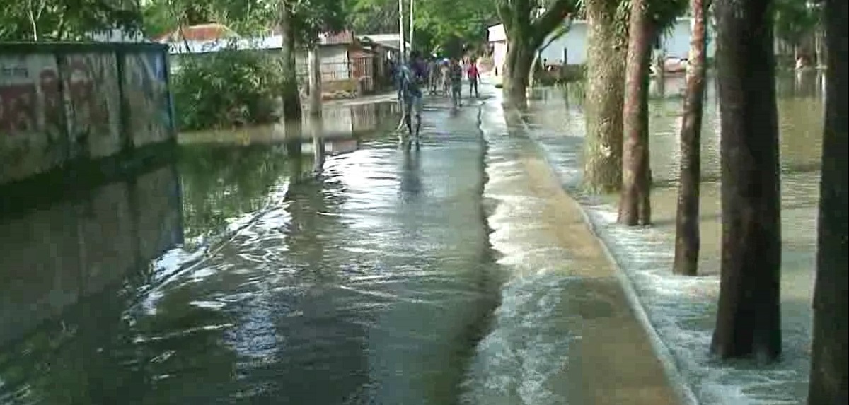 দ্রুত নামছে স‌ুরমা নদীর পা‌নি