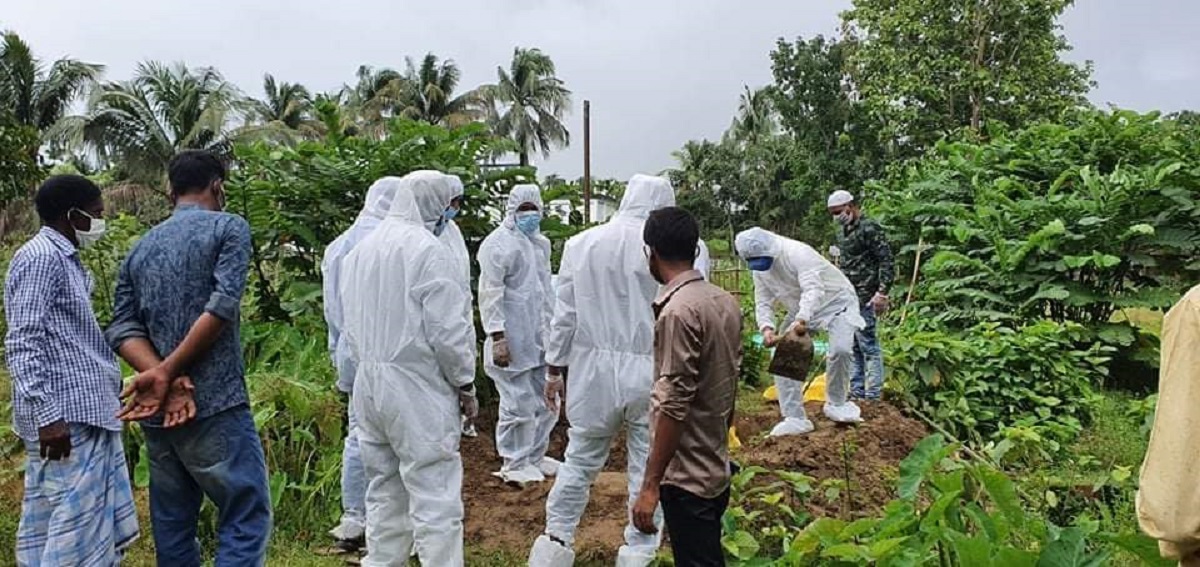 করোনা উপসর্গে গৃহবধূর মৃত্যু, দাফনে পরিবারের অনীহা