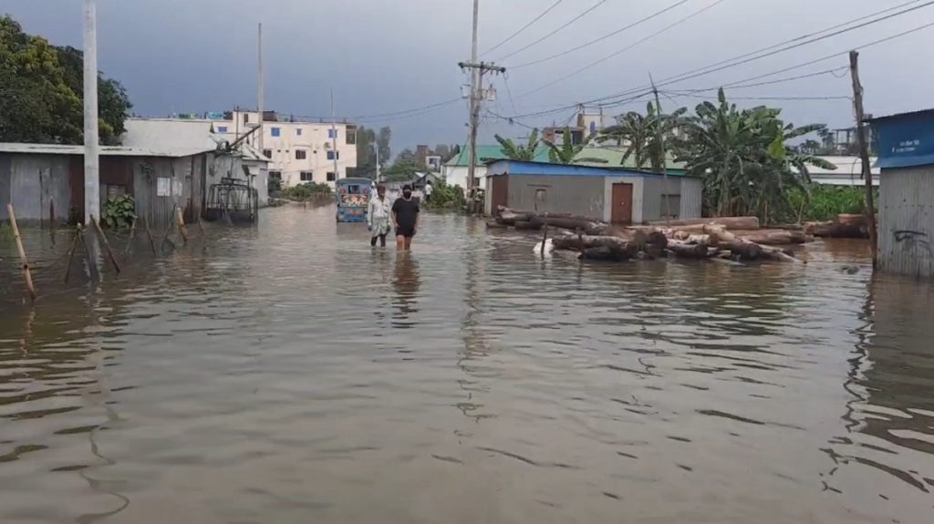 গাজীপুরের নিম্নাঞ্চলে বন্যা পরিস্থিতির অবনতি