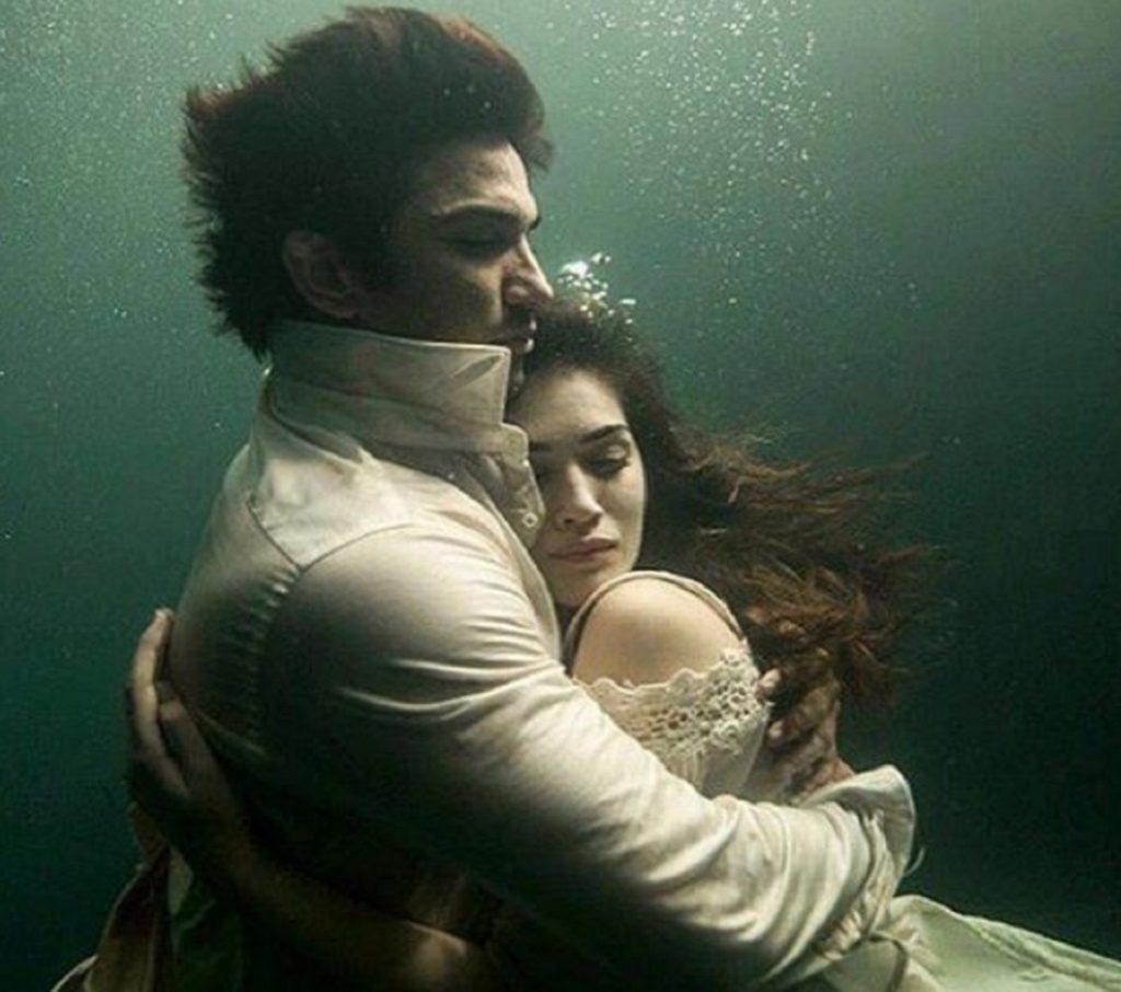 সুশান্তকে নিয়ে কৃতীর আবেগঘন পোস্ট