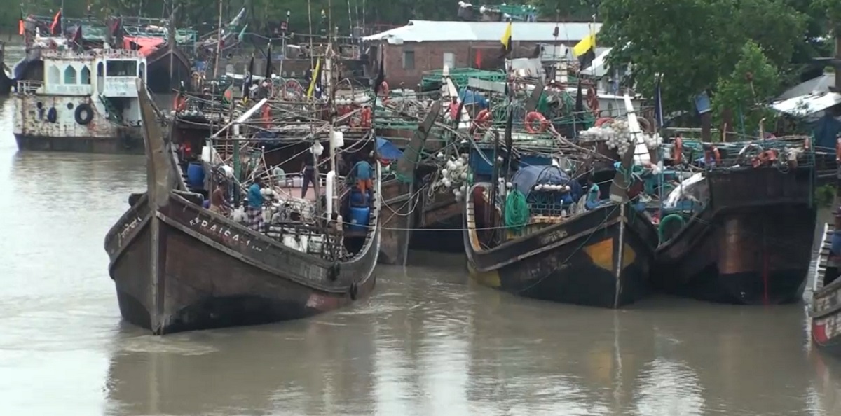 আজ থেকে আবারও বঙ্গোপসাগরে মাছ ধরা শুরু