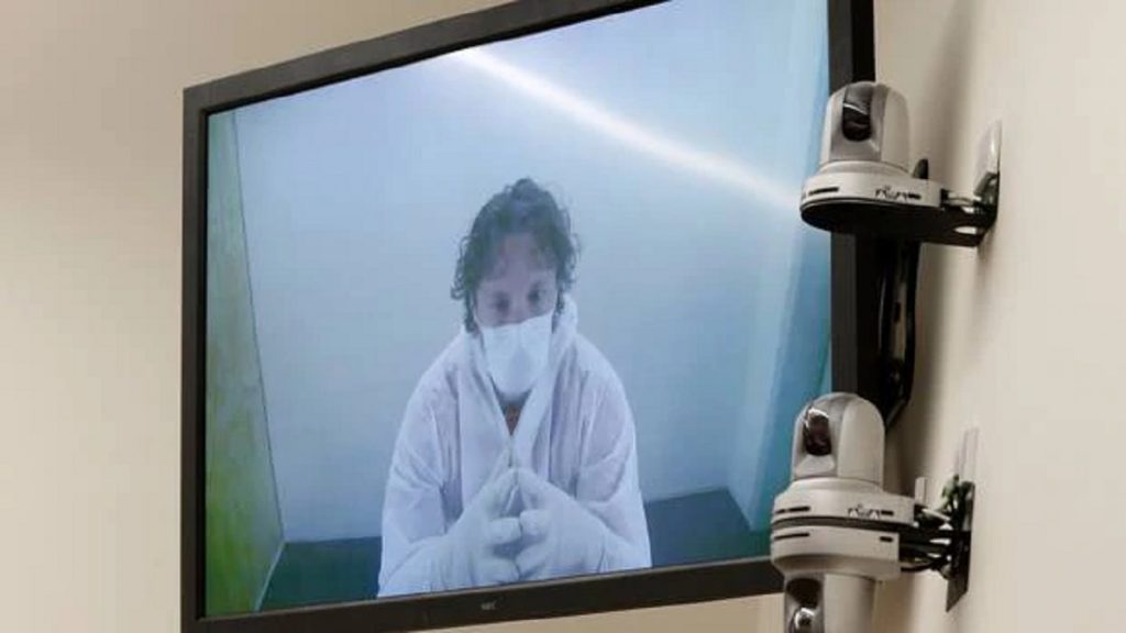 কোয়ারেন্টাইনে থাকা বন্ধুকে জড়িয়ে ধরায় ৬ সপ্তাহের জেল যুবকের