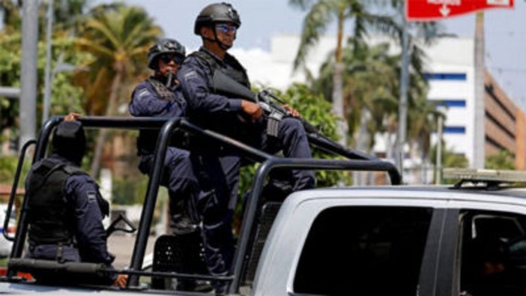 জম্মু ও কাশ্মিরে বন্দুকধারীদের গুলিতে নিহত দুই পুলিশ সদস্য