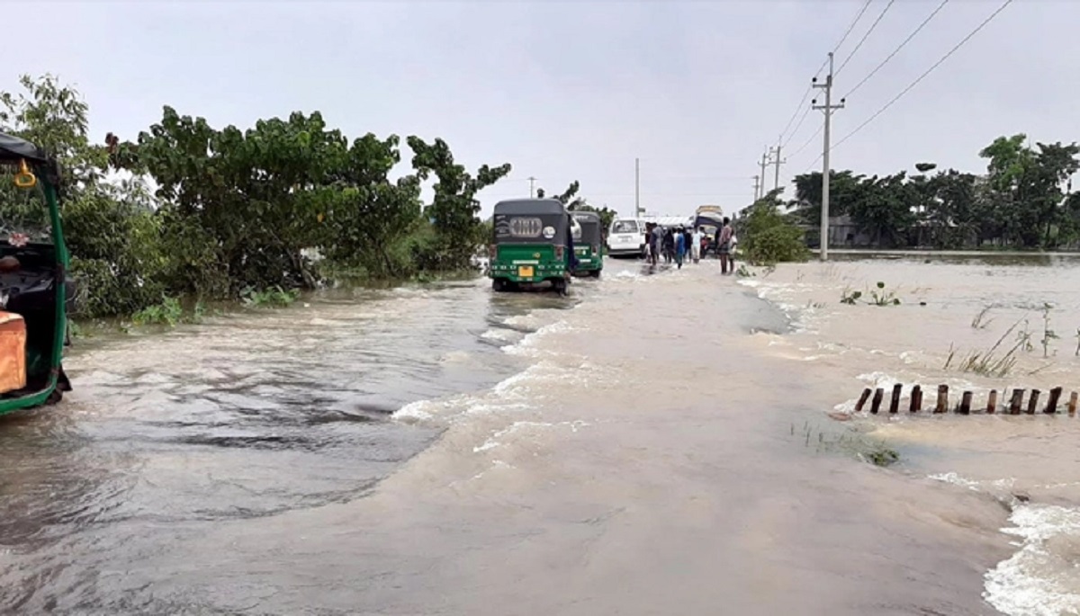 টানা বৃষ্টিতে প্রধান নদ-নদীর পানি বাড়ছে, পদ্মা তীরবর্তী নিম্নাঞ্চল প্লাবিত