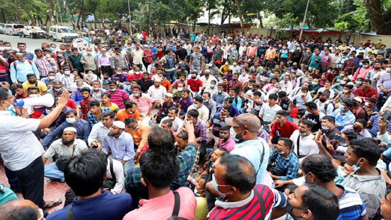 সৌদি আরবের টিকিট বিতরণ কার্যক্রমে বিশৃঙ্খল পরিস্থিতি