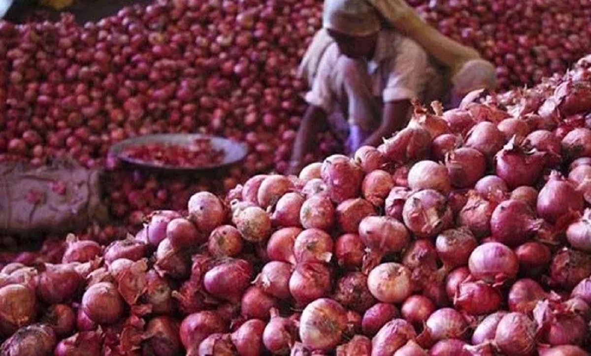 কমেনি রাজধানীর পেঁয়াজের বাজারে অস্থিরতা