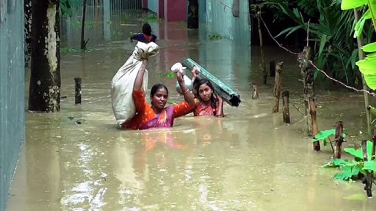 প্রবল বর্ষণের পানিতে ভাসছে রংপুর