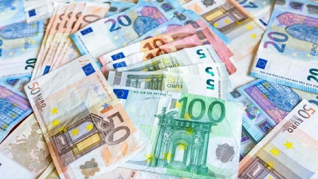 ভিক্ষায় পাওয়া লটারির টিকিটে পেলেন ৫০ লাখ টাকা!