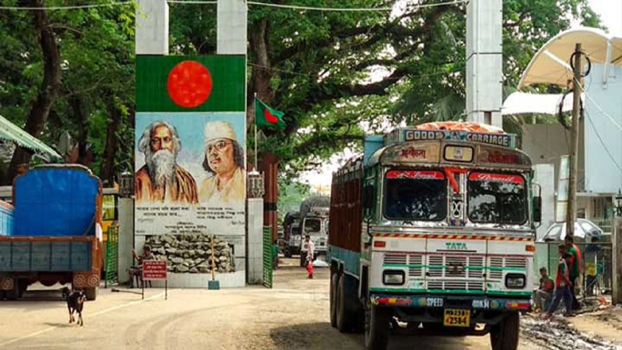 বেনাপোল বন্দরে ৪ দিন পর আমদানি-রফতানি শুরু