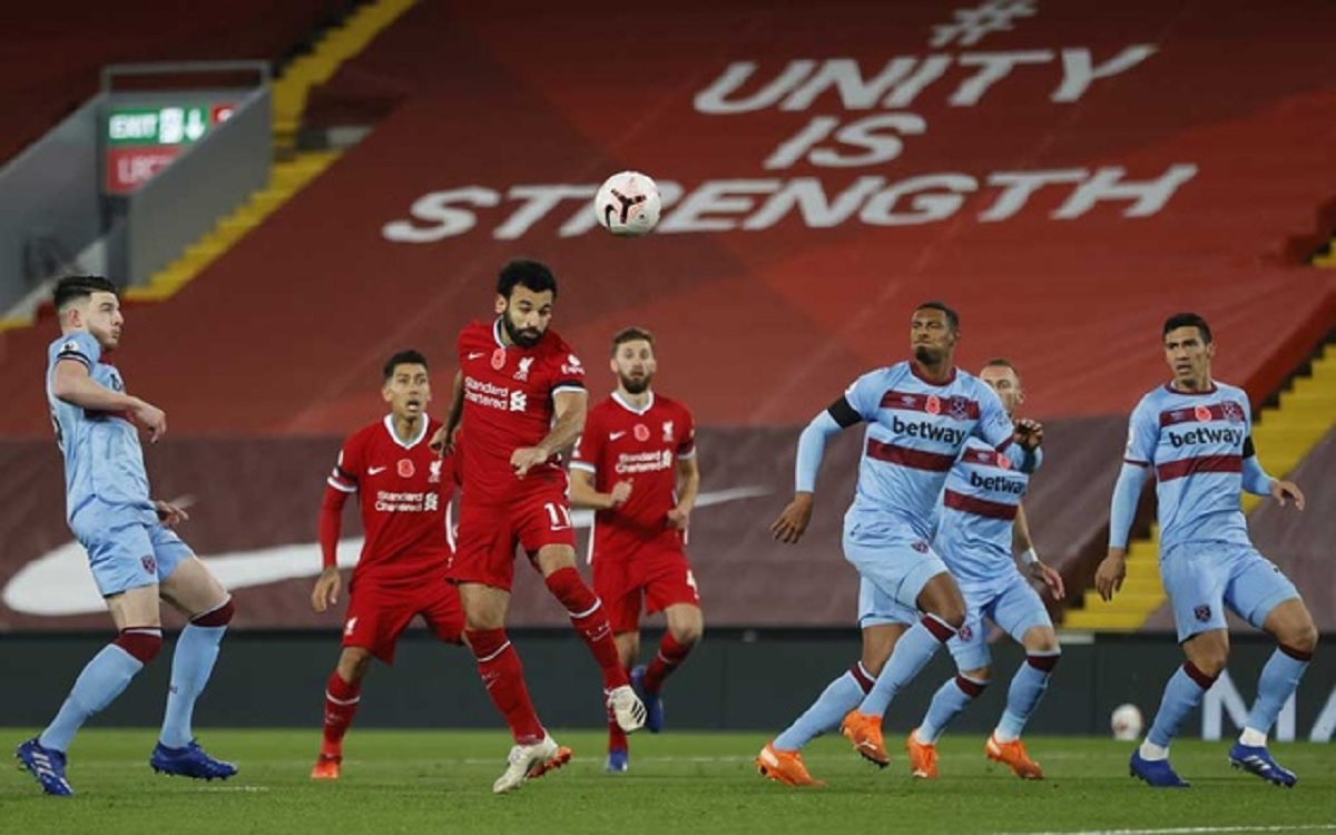 শেষ দিকের গোলে লিভারপুলের স্বস্তির জয়