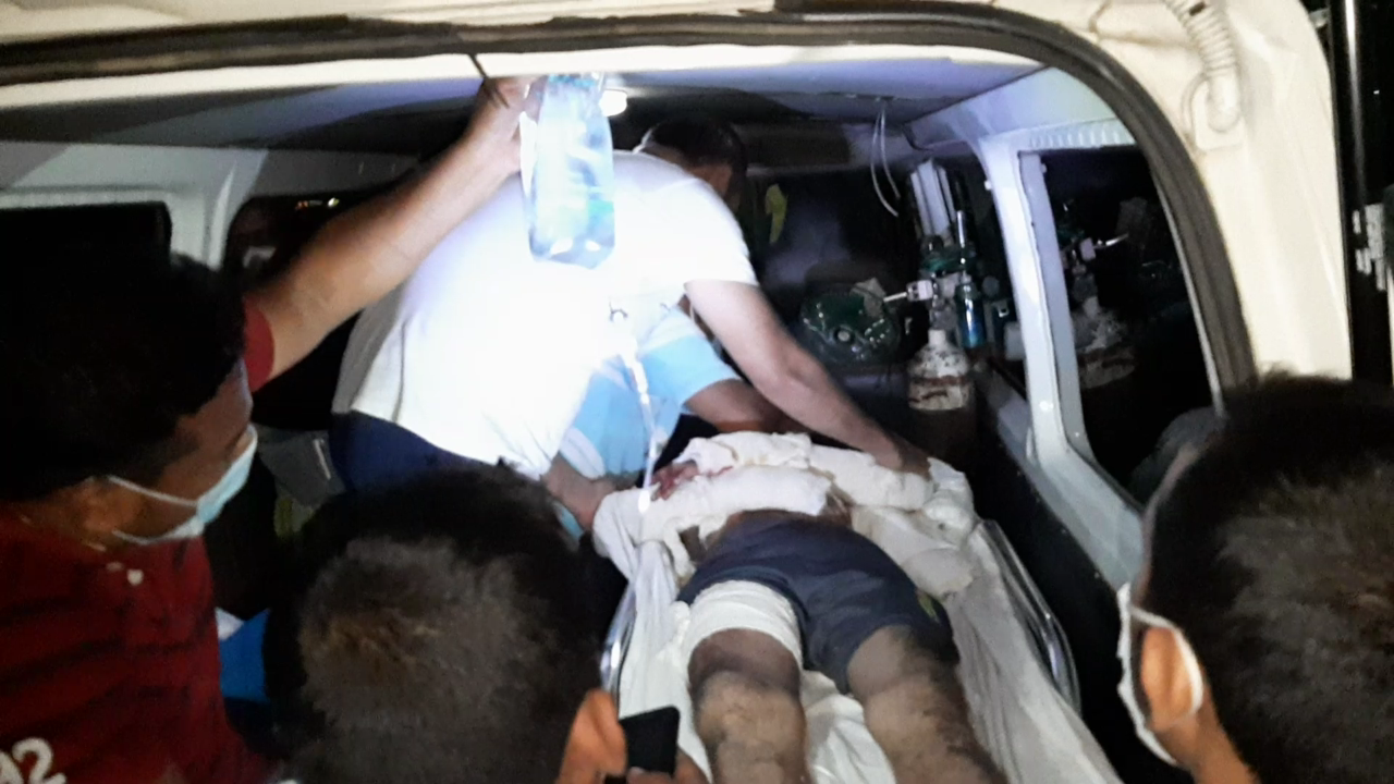 চুয়াডাঙ্গায় ছাত্রলীগ-কৃষকলীগের দুই নেতাকে কুপিয়ে জখম