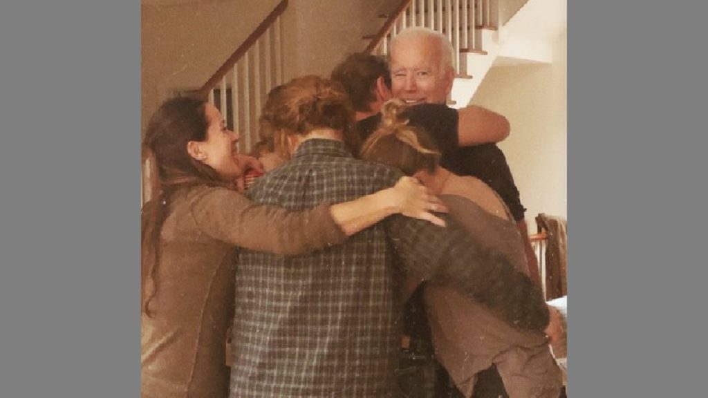 যার কাছ থেকে জয়ের খবর পান বাইডেন