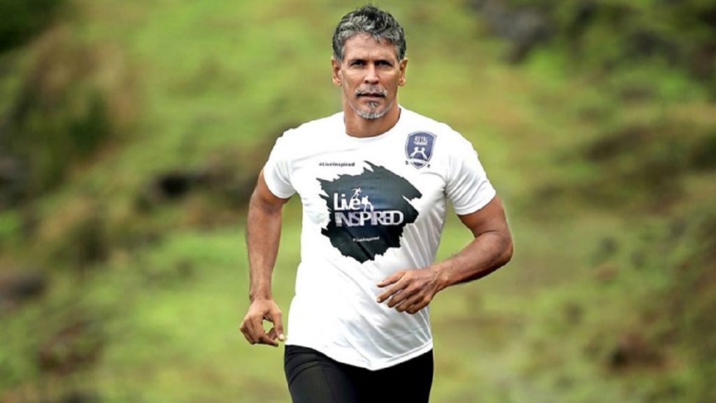 সৈকতে নগ্ন হয়ে দৌড় দেওয়ায় পুলিশে অভিযোগ