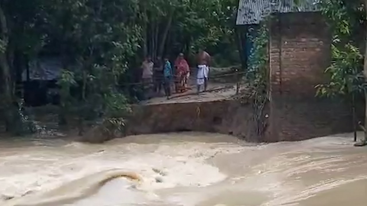 ফেনীতে উজানের ঢলে প্লাবন, ৪টি গ্রাম প্লাবিত