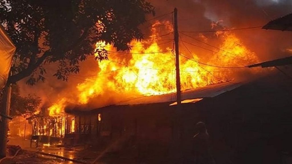 বান্দরবানে অগ্নিকাণ্ডে ২০ দোকান পুড়ে ছাই