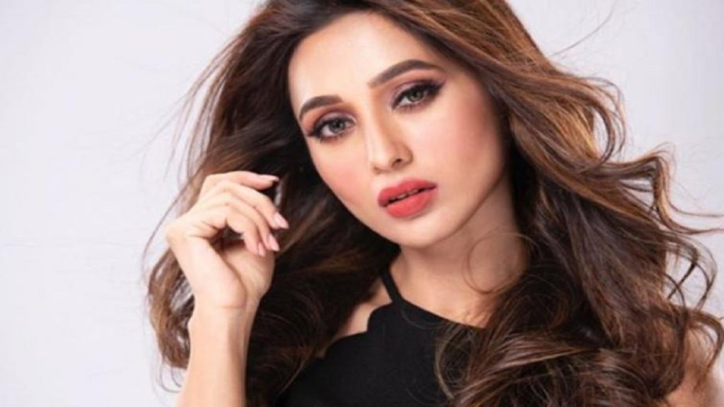 অভিনয় করার জন্য বাড়ি থেকে পালিয়েছিলেন মিমি! (ভিডিও)