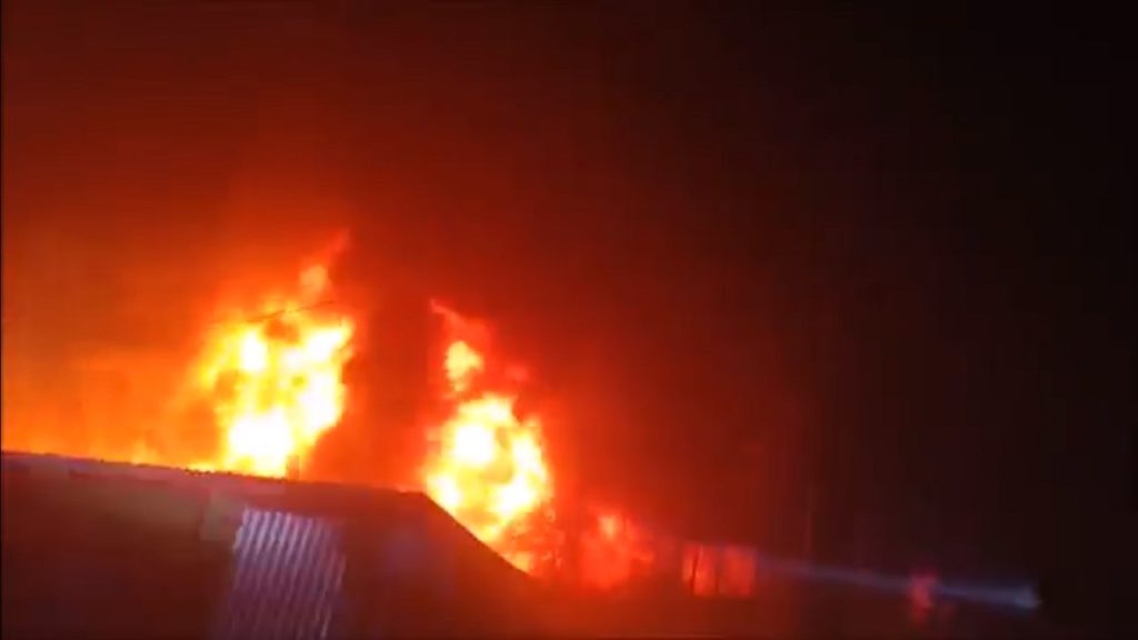 মুন্সিগঞ্জের বিসিক শিল্পনগরীতে আগুনে পুড়ে গেছে একটি জাল তৈরির কারখানা