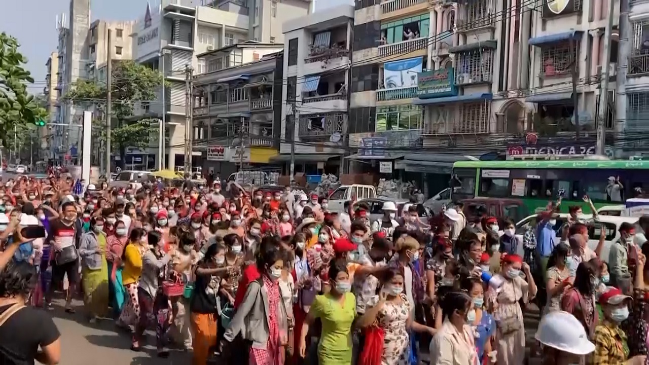 মিয়ানমারে ইন্টারনেট বন্ধের পরও অব্যাহত জান্তা বিরোধী আন্দোলনে