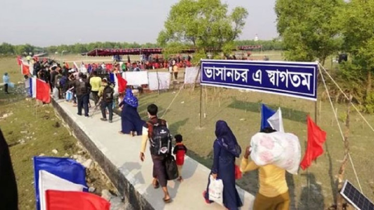 আজ আরও ১ হাজার ৭শ রোহিঙ্গাকে ভাসানচরে নেয়া হচ্ছে