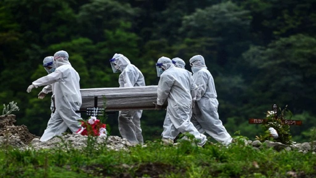 বিশ্বে একদিনে করোনায় মৃত্যু ১০ হাজারের বেশি, শনাক্ত প্রায় সাড়ে ৪ লাখ