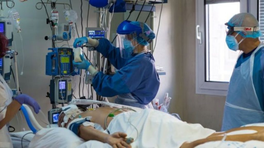 করোনা থেকে সেরে ওঠার পর এক-তৃতীয়াংশ মস্তিষ্কের রোগে ভোগেন: গবেষণা