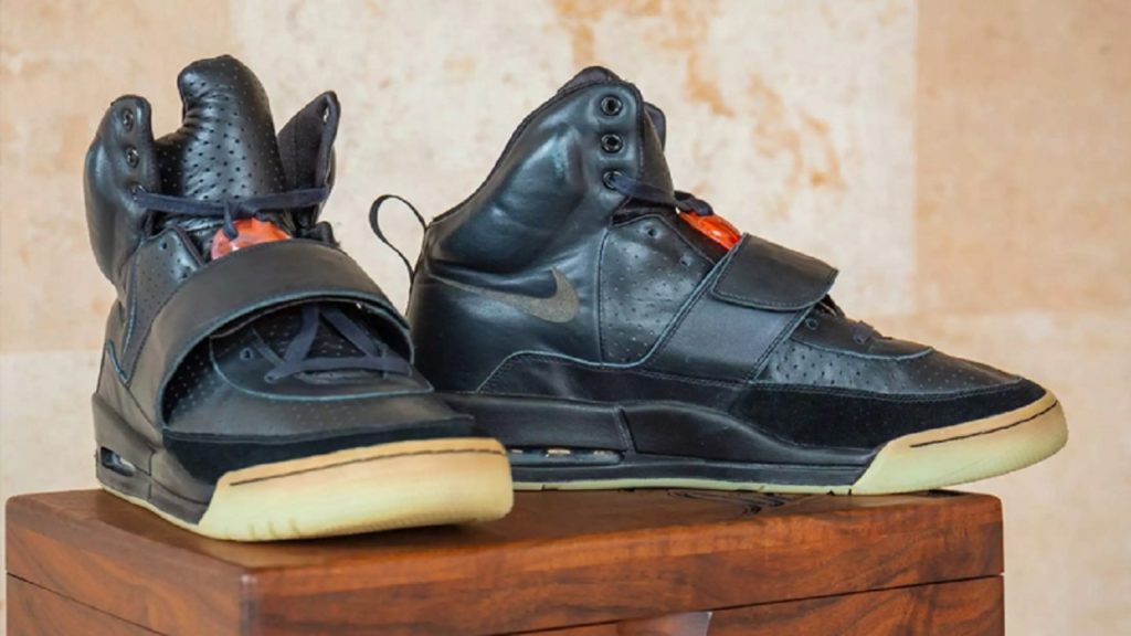 এক জোড়া জুতার দাম ১৫ কোটি ২৭ লাখ টাকা!