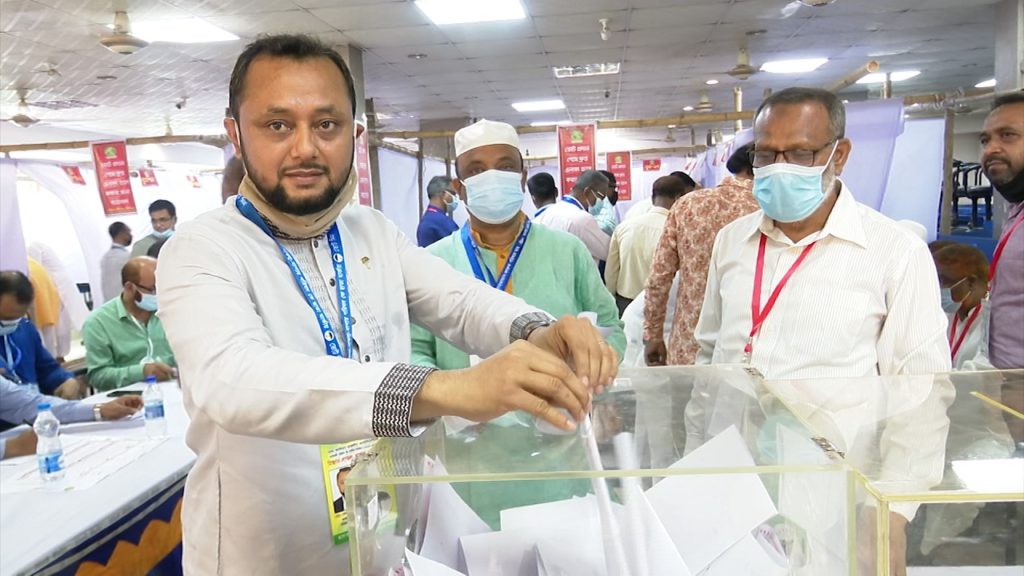 ঢাকা কাস্টমস এজেন্টস অ্যাসোসিয়েশনের নির্বাচনে চলছে ভোট গ্রহণ