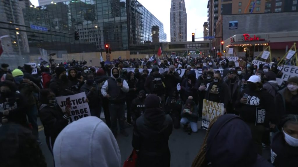 কৃষ্ণাঙ্গ জর্জ ফ্লয়েড হত্যার রায় ঘোষণা সামনে রেখে যুক্তরাষ্ট্রে উত্তেজনা