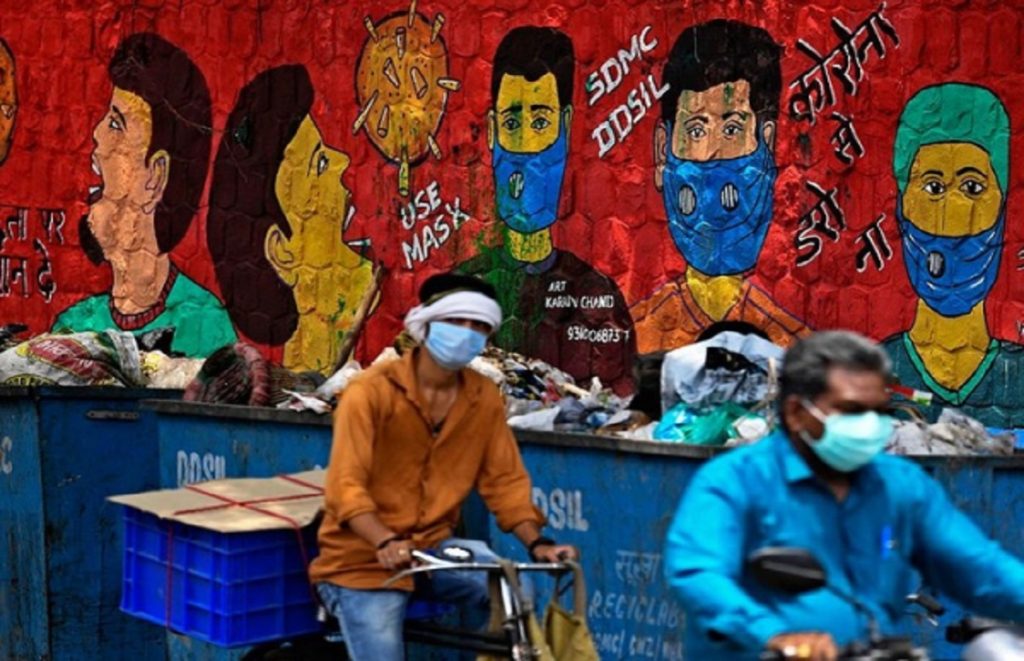 বিশ্বজুড়ে কিছুটা কমেছে করোনায় শনাক্ত ও মৃত্যু