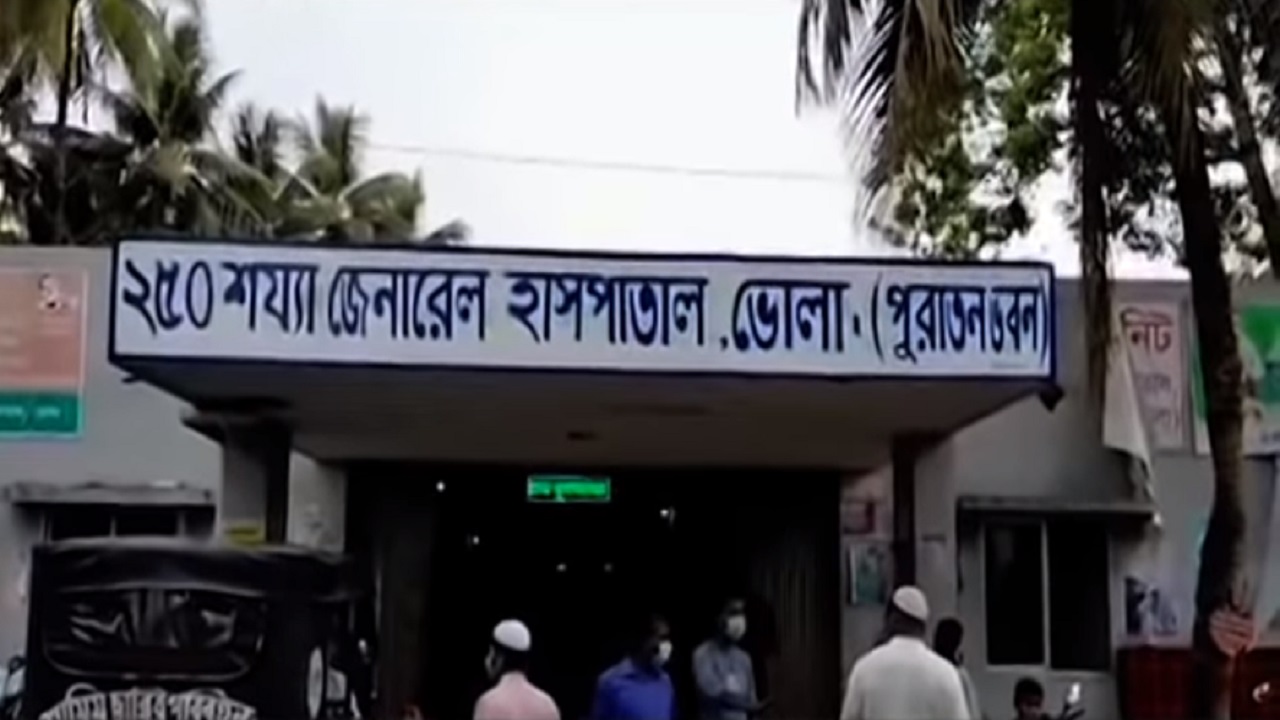 ভোলায় বাস-অটোরিকশা মুখোমুখি সংঘর্ষে নিহত ৪