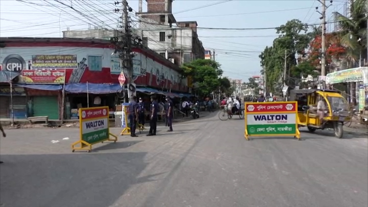 করোনার সংক্রমণ বৃদ্ধিতে বিভিন্ন জেলা ও এলাকায় চলছে লকডাউন