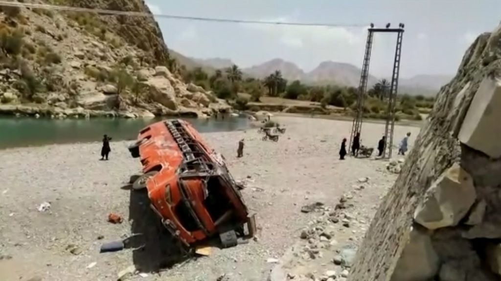 পাকিস্তানে আবারও সড়ক দুর্ঘটনায় নিহত অন্তত ২০