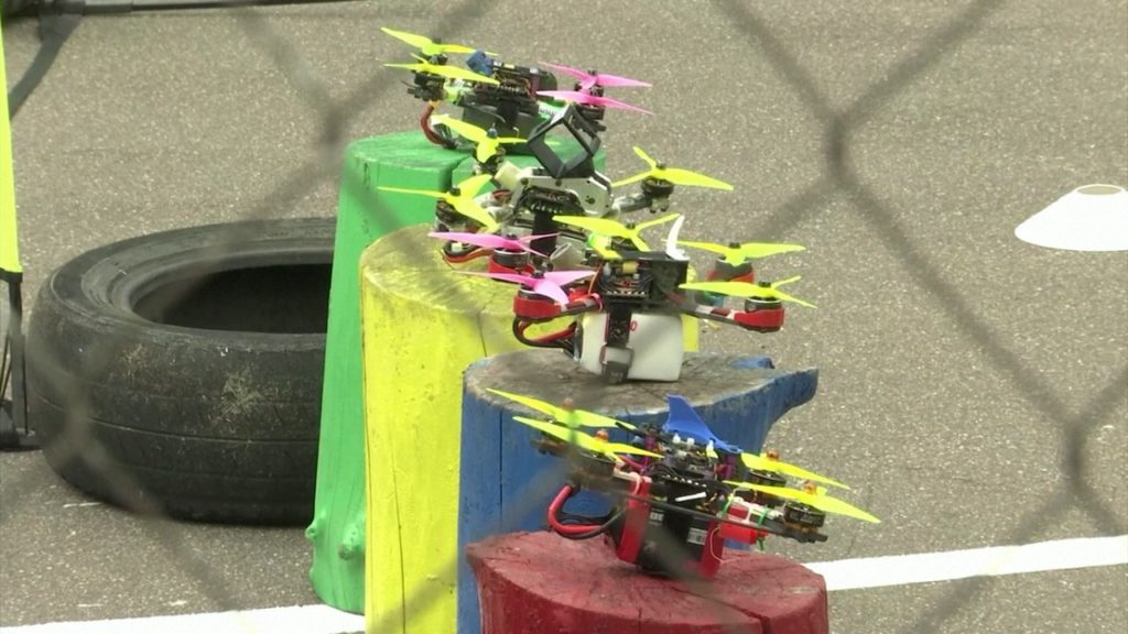 নিজস্ব প্রযুক্তিতে তৈরি ড্রোনের রেসিং প্রতিযোগিতার আয়োজন রাশিয়ার