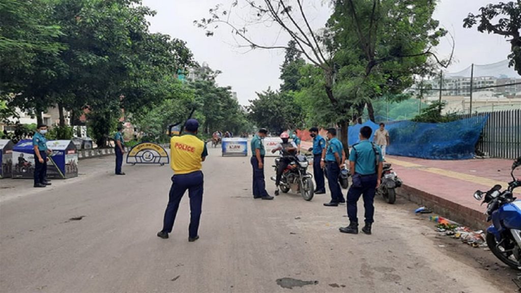 রাজধানীতে কঠোর লকডাউন অমান্য করায় আটক ২৪৯, মামলা ২২২টি