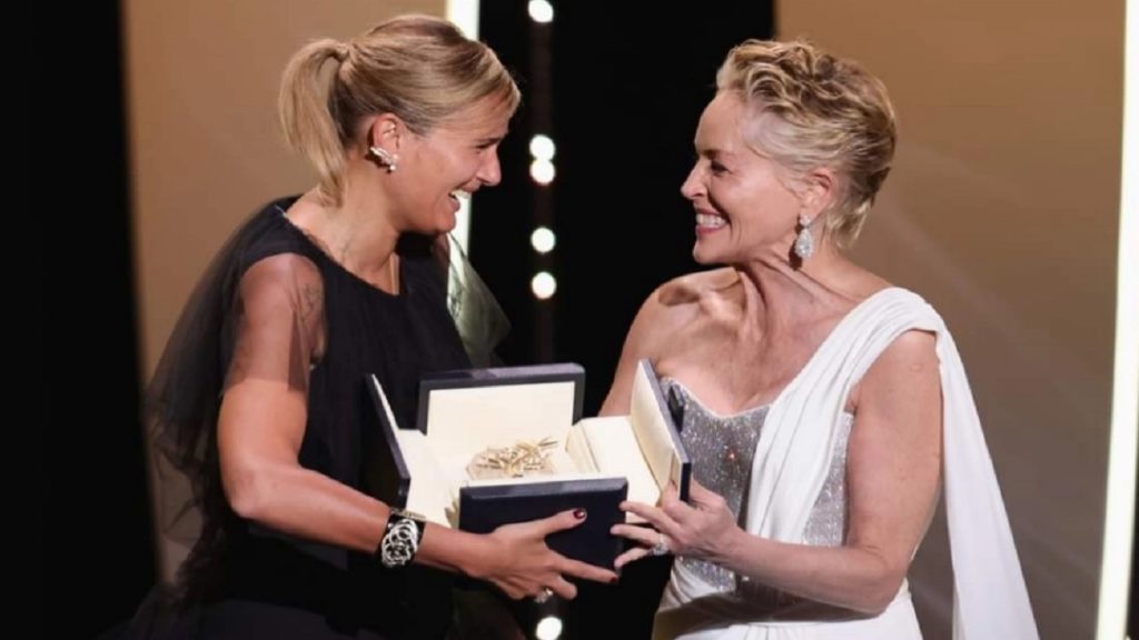 কান উৎসবে স্বর্ণপাম জিতলো ফ্রান্সের ছবি 'তিতান'