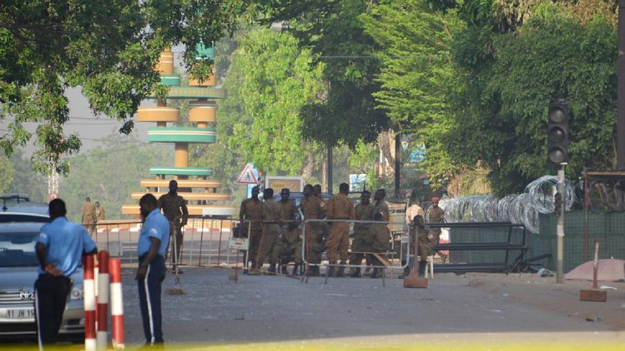 বুরকিনা ফাসো'য় অস্ত্রধারীদের হামলায় সেনাসহ নিহত ৩০