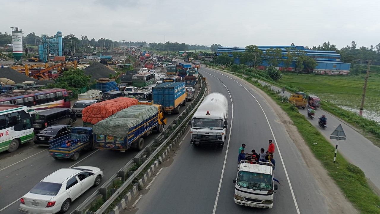 ঢাকা-টাঙ্গাইল মহাসড়কে ২০ কিলোমিটার যানজট