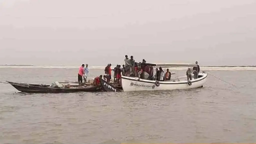 চাঁপাইনবাবগঞ্জে পদ্মায় নৌকাডুবি: ৪ জনের মরদেহ উদ্ধার