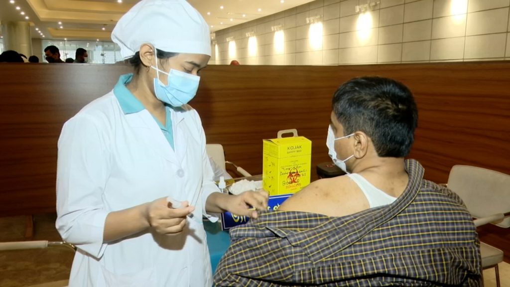 আমিরাতের অনুমোদনের পর পুরোদমে চলছে করোনা টেস্ট কার্যক্রম