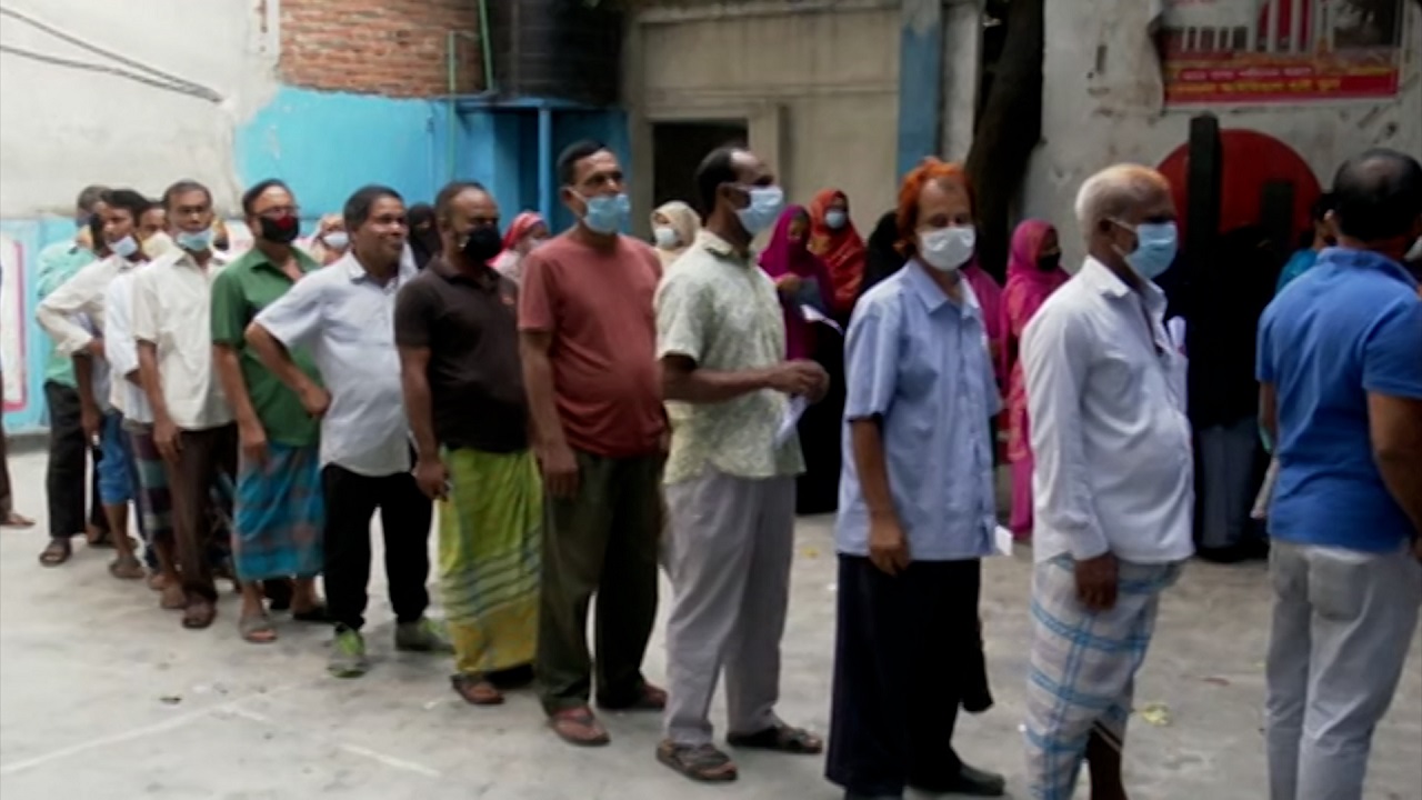 করোনা: দেশব্যাপী শুরু হয়েছে দ্বিতীয় ডোজ গণটিকা