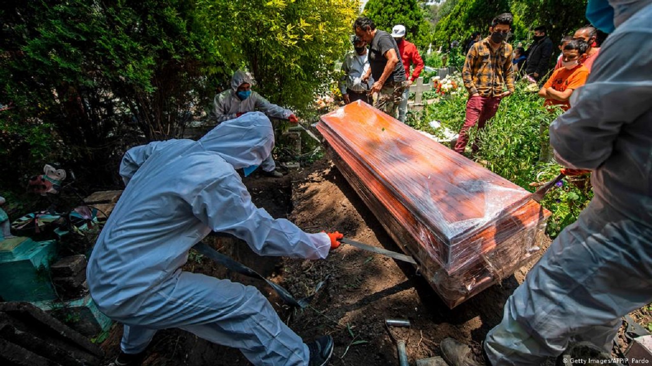 করোনা: ৭ মাস পর আবারও ২ হাজারের বেশি মৃত্যু যুক্তরাষ্ট্রে