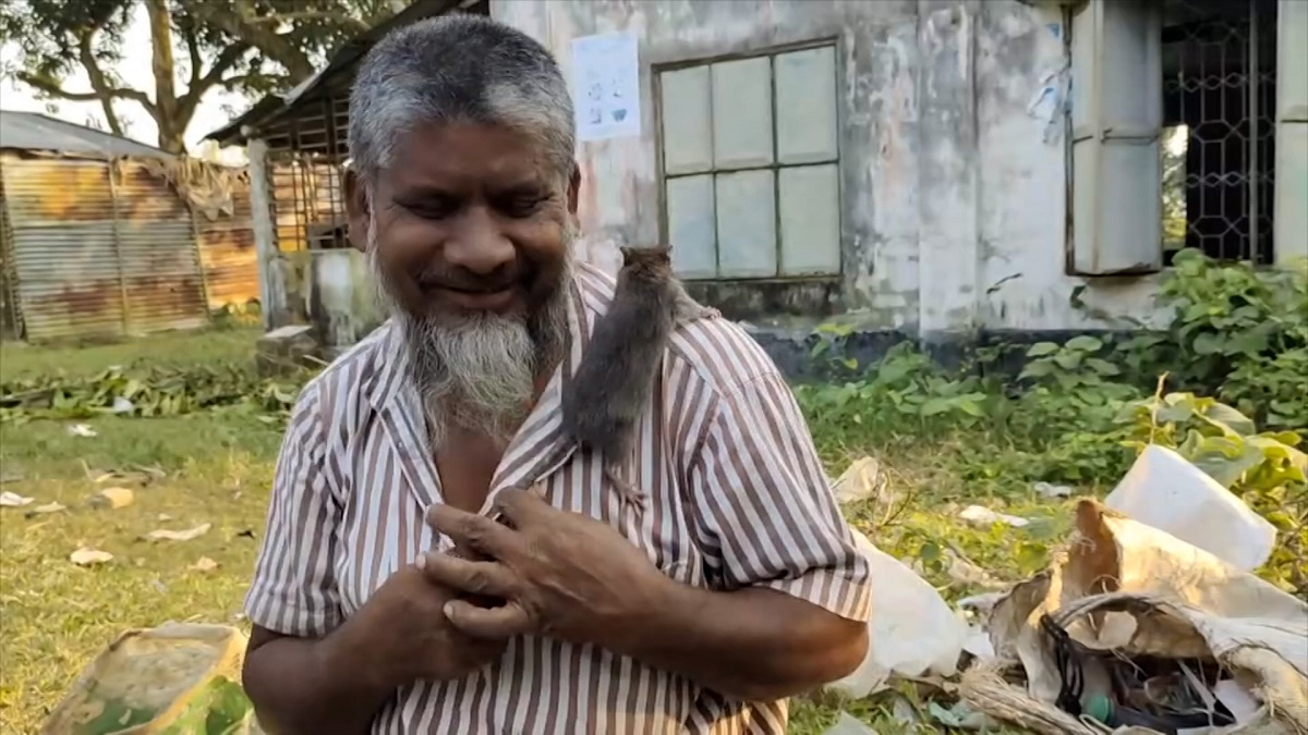 জয়পুরহাটের র্যাটম্যান আনোয়ার