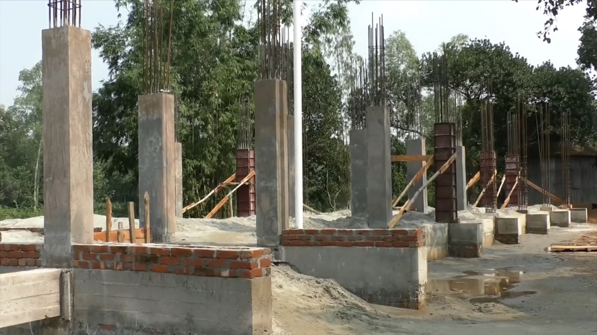 টাঙ্গাইলে প্রাথমিক বিদ্যালয়ের ভবন নির্মাণে অনিয়মের অভিযোগ